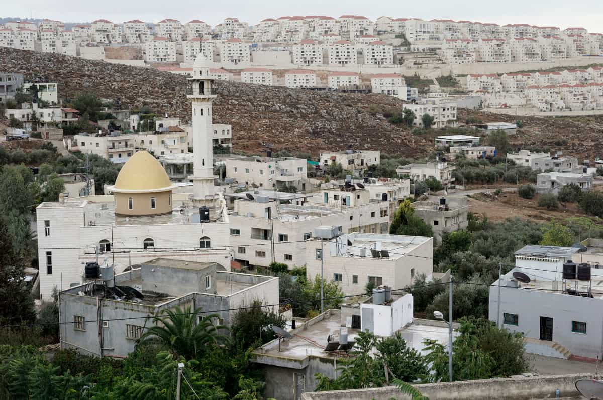 Why did RIBA rescind Israeli Association motion?