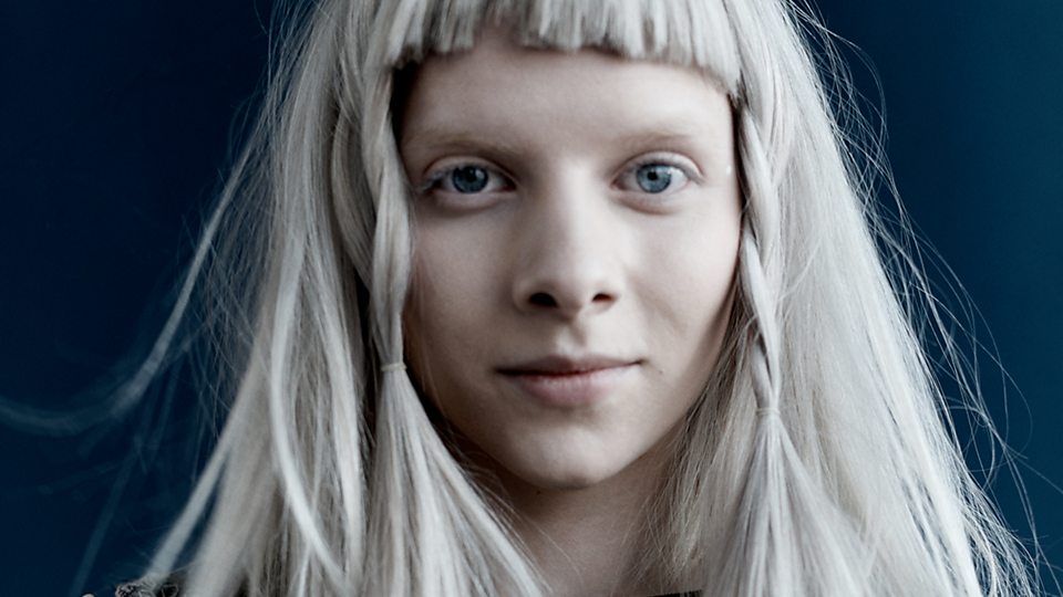 Palestinian and Israeli Artists Urge Aurora: Don’t Play Israel!